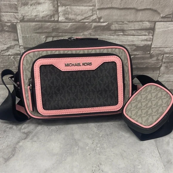 Michael Kors Cooper Colorblock Black and Pink Logo Camera Crossbody & Wallet Set - Picture 4 of 15